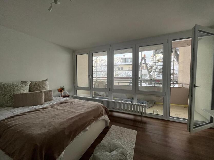 WG Zimmer im OG mit großem Balkon