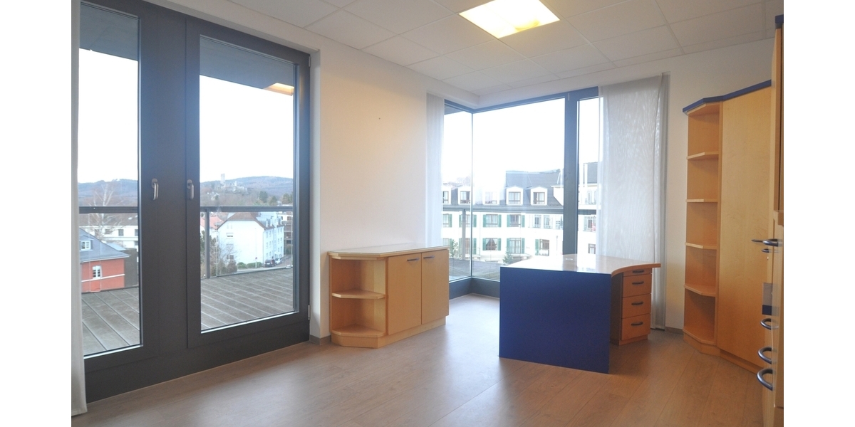 VERMIETET! Praxisfläche mit Penthouse-Feeling im Ärztehaus - Gewerbeobjekt Königstein | Angebot:26339473