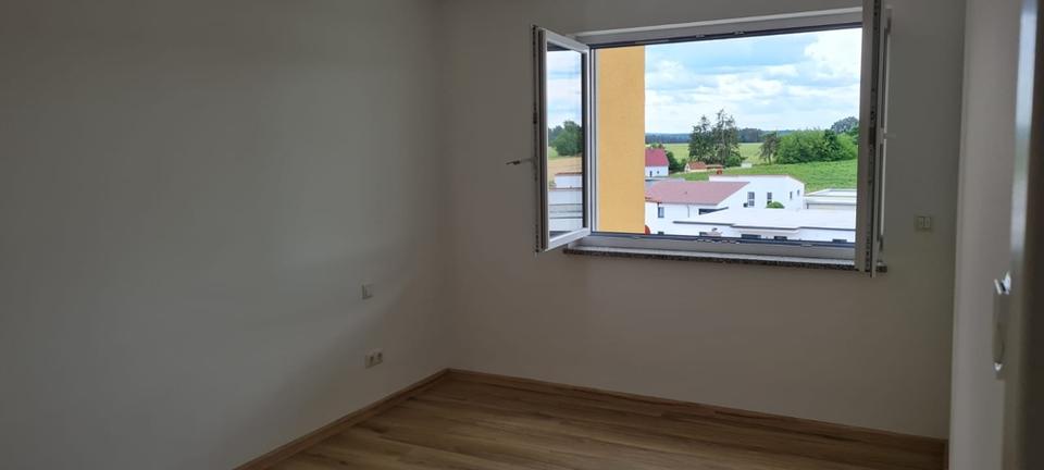 Etagenwohnung Neuendettelsau - 2 Zimmer, 66 m&sup2;, 780&euro; | Angebot:24520683