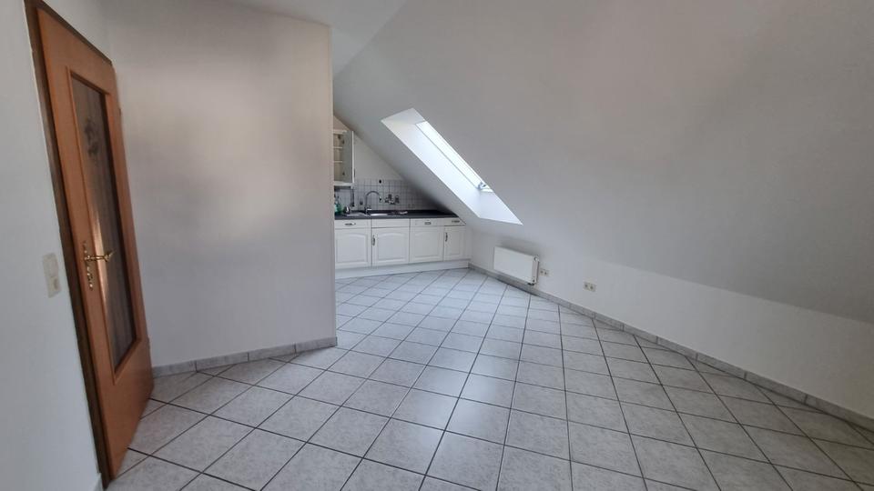 Dachgeschoßwohnung Bad Kissingen - 4 Zimmer, 122 m&sup2;, 970&euro; | Angebot:26233588