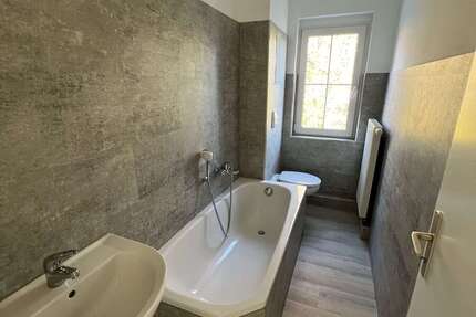 Wohnung zum Mieten in Ronneburg 330 € 54.43 m² 2 zimmer