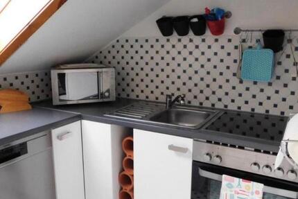 3-Zimmer-DG-Wohnung mit EBK – Möbliert 3 zimmer