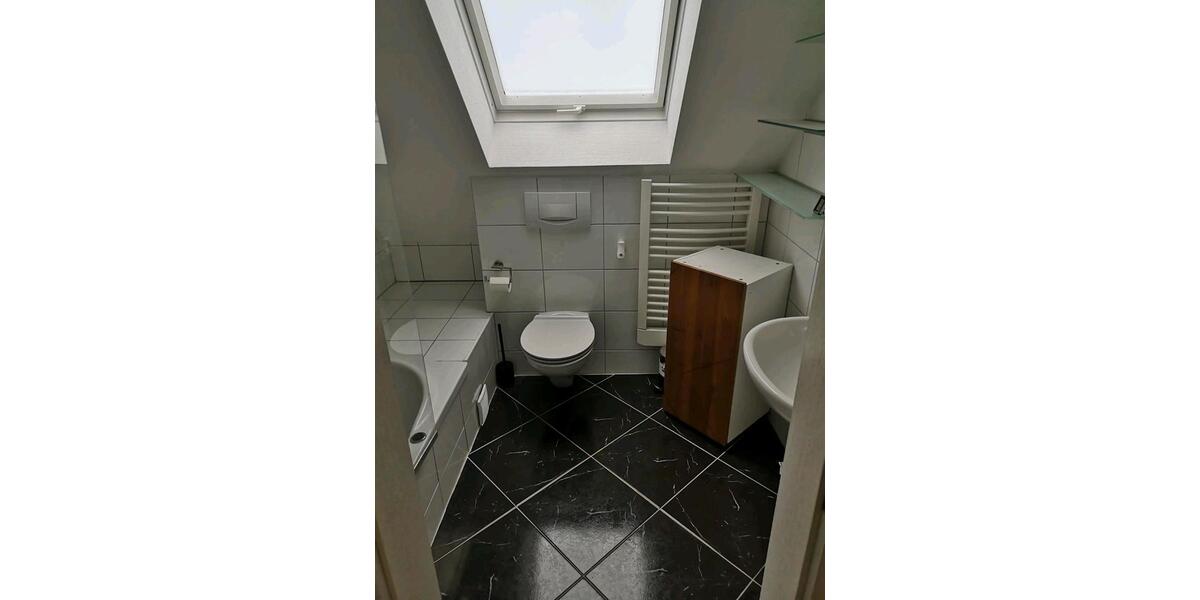 Dachgeschoßwohnung Kahl am Main - 3 Zimmer, 90 m&sup2;, 1.020&euro; | Angebot:26045137