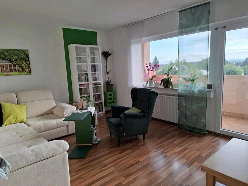 Helle 2-Zimmer Wohnung mit Balkon und Parkplatz in Bruchköbel