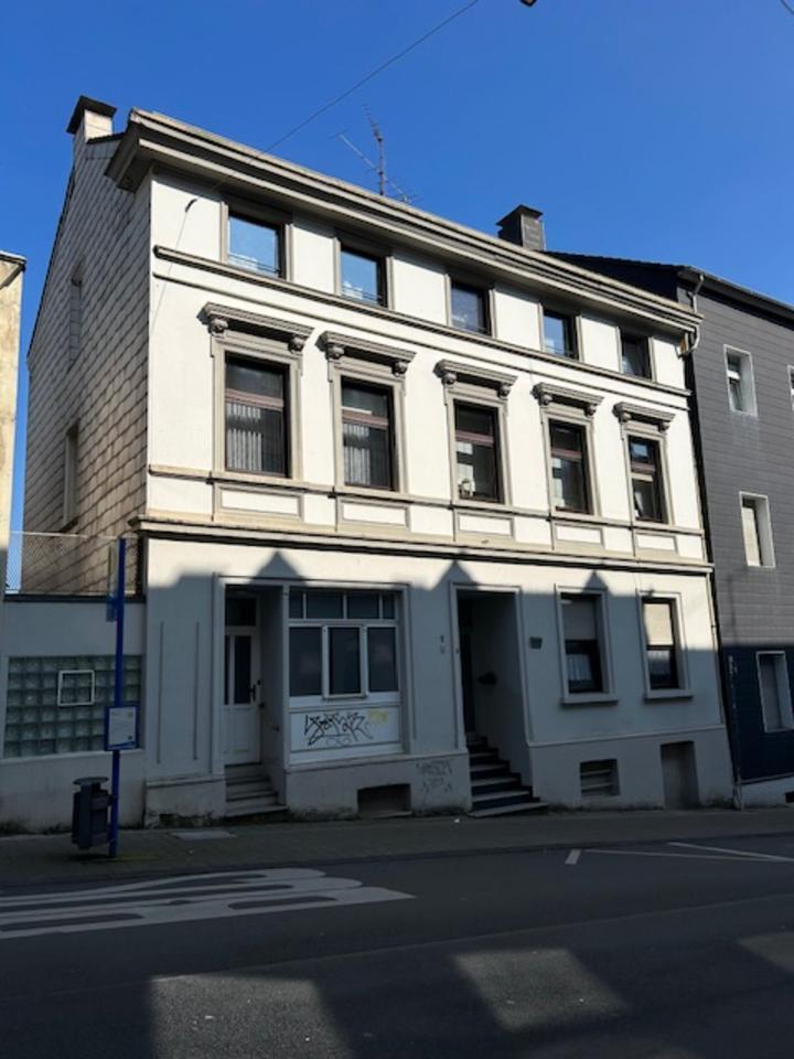 Charmante 3-Zimmer-Altbauwohnung mit Gemeinschaftsgarten zimmer