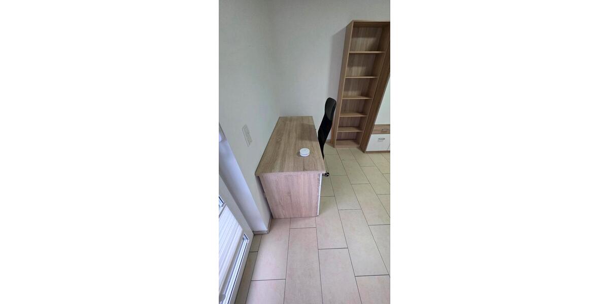 Modernes WG Zimmer mit eigene Bad nur für Frauen Wohngemeinschaft 3 zimmer