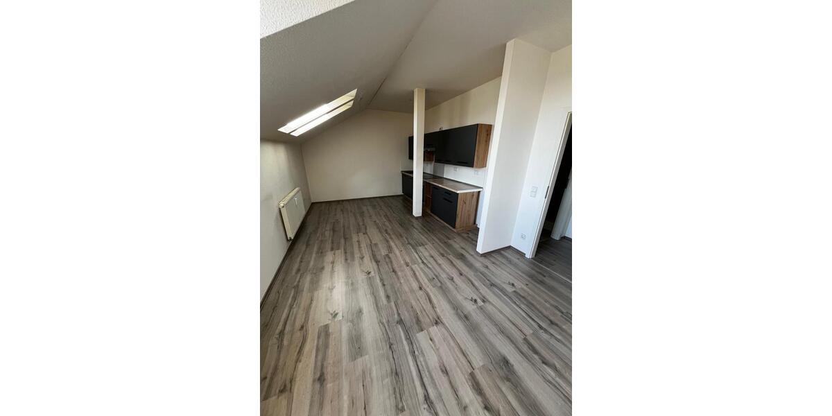 Dachgeschoßwohnung Freiberg - 3 Zimmer, 72 m&sup2;, 450&euro; | Angebot:26365879