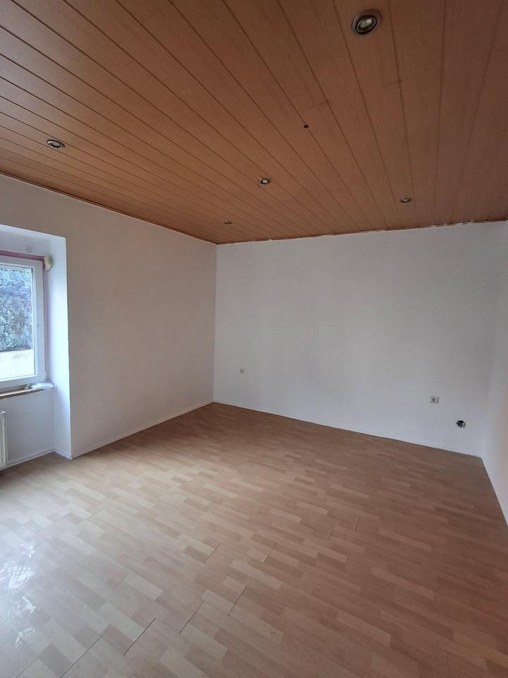 Mogendorf 2 Zimmer Wohnung Küche Bad 50 qm Erdgeschoss zimmer