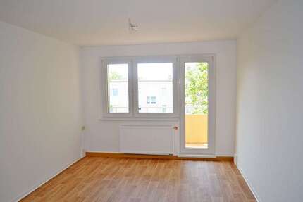 Wohnung Sangerhausen - 3 Zimmer, 61 m&sup2;, 331&euro; | Angebot:26023750