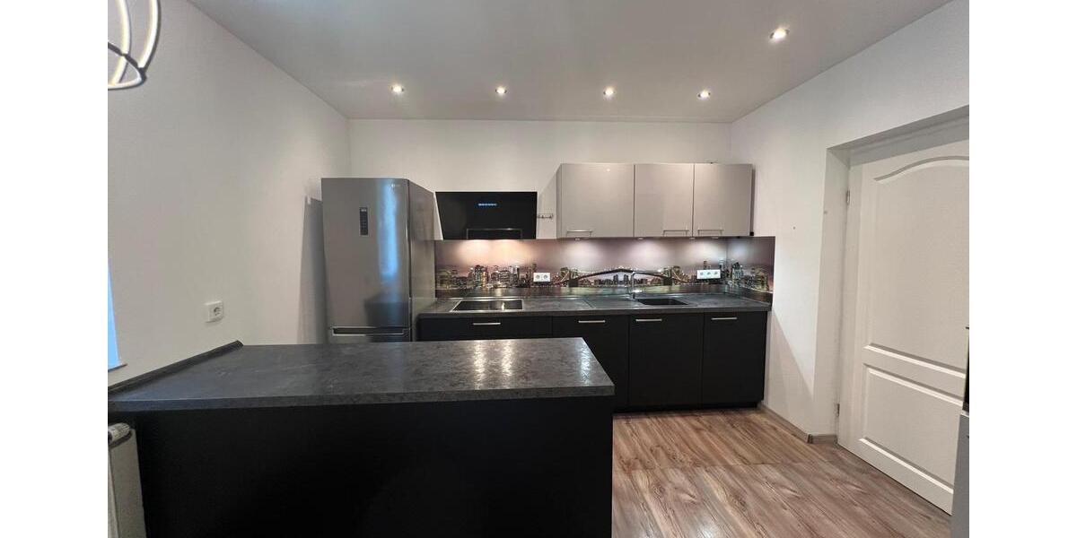 Etagenwohnung Haßfurt - 8 Zimmer, 145 m&sup2;, 1.200&euro; | Angebot:26218045