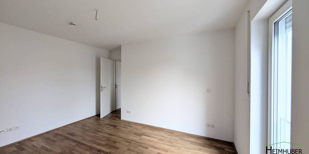 Etagenwohnung München Ramersdorf-Perlach - 3 Zimmer, 102 m&sup2;, 2.100&euro; | Angebot:26043003