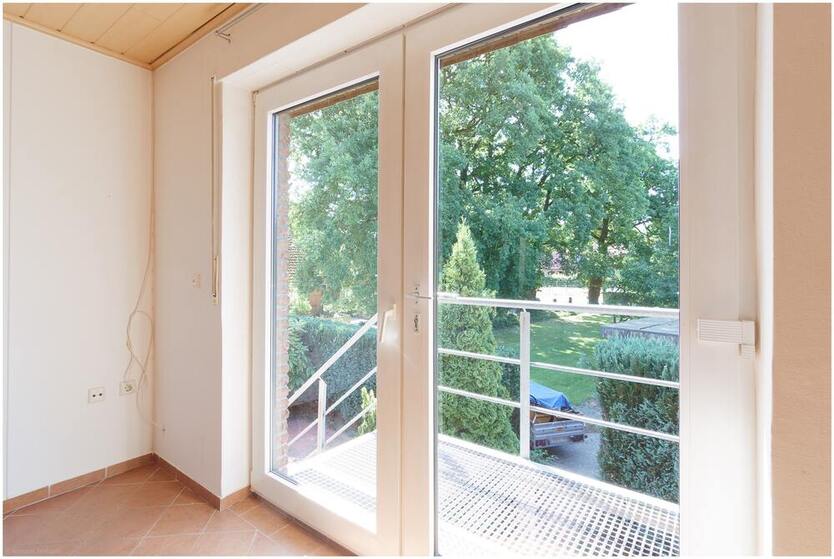 ***geräumige 2 Zimmer Oberwohnung mit EBK in Börger*** mit eigenem Garten, Terrasse, sowie Zufahrt und Carport 2 zimmer