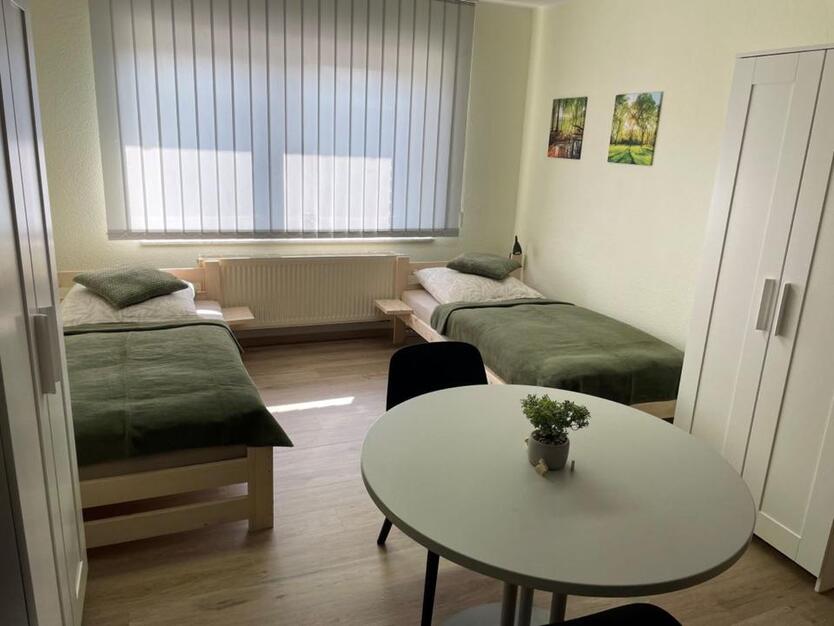 möblierte Zimmer ab 16 Euro je Person - Hille Ort