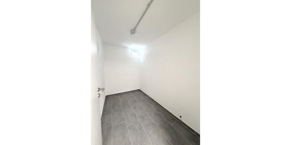 Erdgeschoßwohnung Sindelfingen - 2 Zimmer, 89 m&sup2;, 1.180&euro; | Angebot:26532469