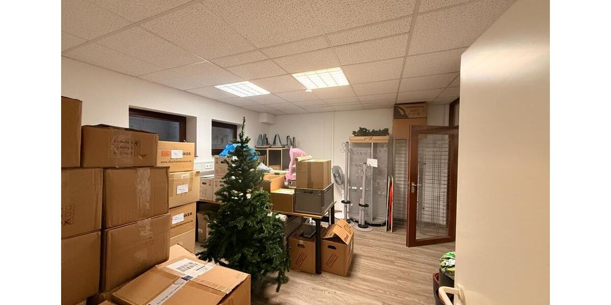 Verschiedene Nutzungsmöglichkeiten! Gewerbefläche im Souterrain in zentraler Lage von Leeste! zimmer