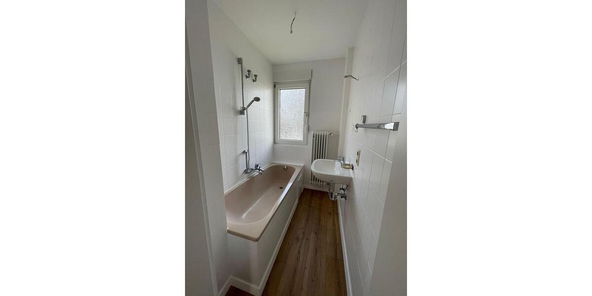 Erdgeschoßwohnung Friedrichshafen - 4 Zimmer, 108 m&sup2;, 1.700&euro; | Angebot:24605673