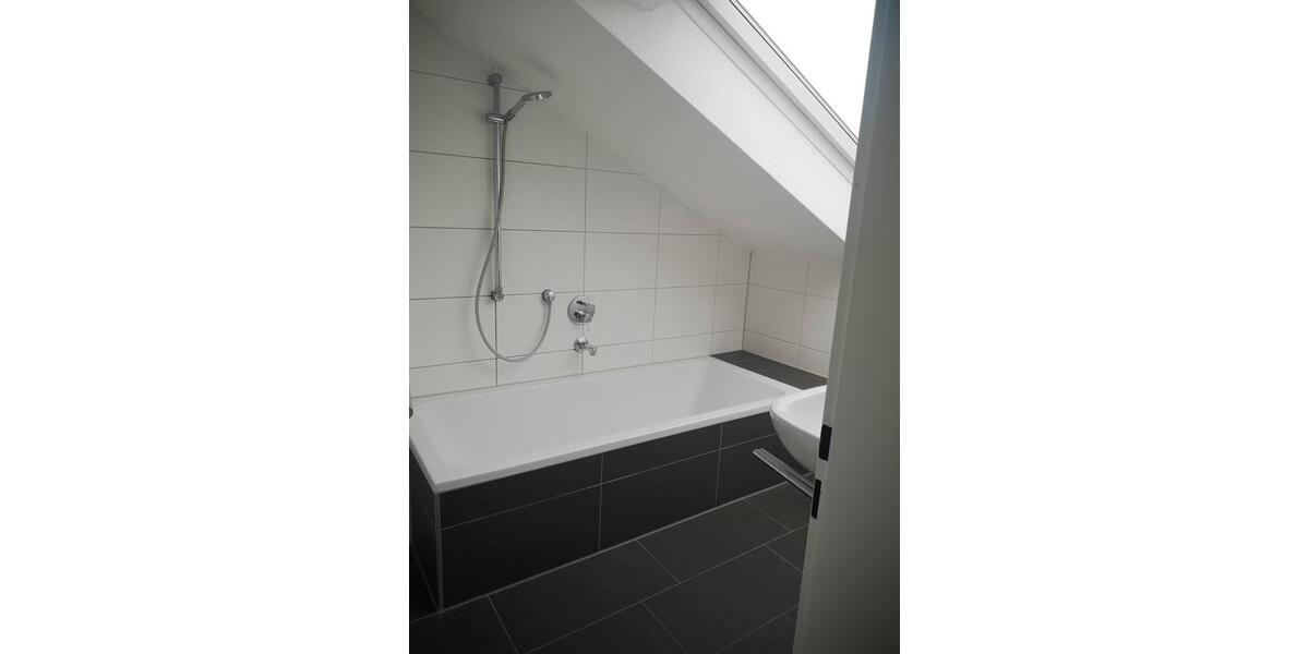 Dachgeschoßwohnung Kornwestheim - 1 Zimmer, 15 m&sup2;, 500&euro; | Angebot:26033376