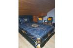 1 Zimmer-DG-Apartment, klimatisiert, neu renoviert, vollmöbliert,