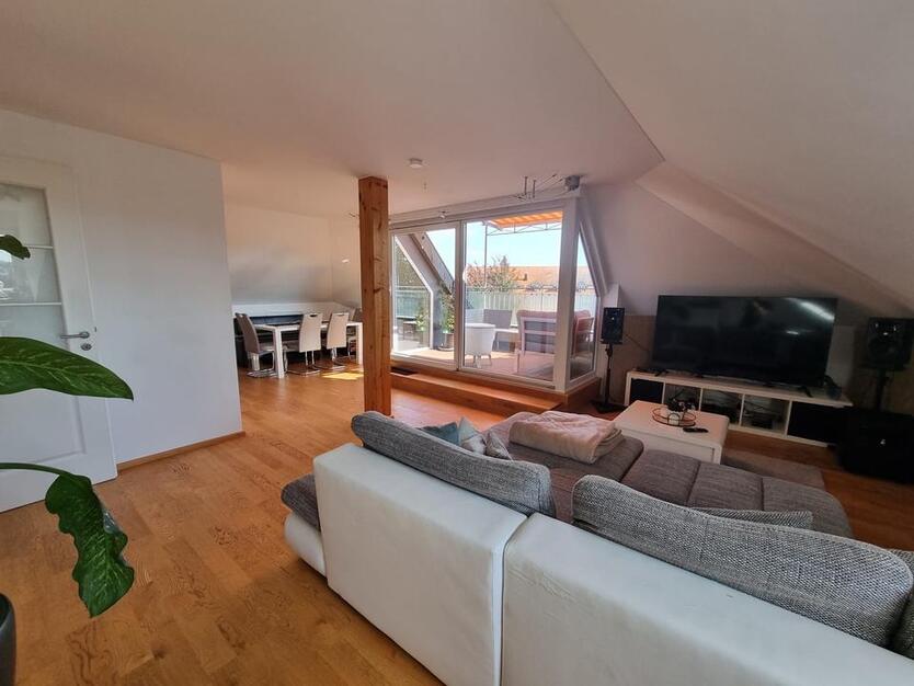 Zimmer in 3er WG zu vermieten.