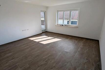 große, freundlichen, Kernsanierte Wohnung über zwei Etagen 8 zimmer