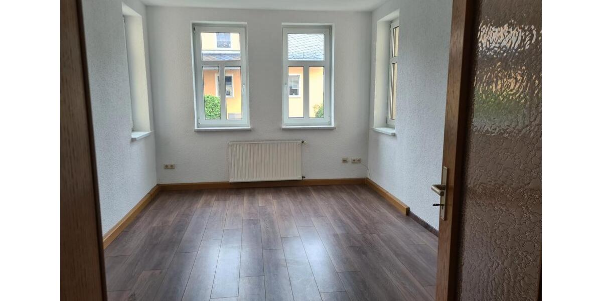 Erdgeschoßwohnung Limbach-Oberfrohna Oberfrohna - 1 Zimmer, 52 m&sup2;, 330&euro; | Angebot:26380351