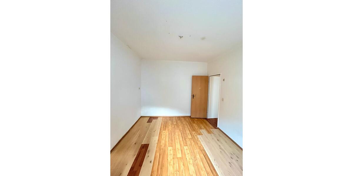 Erdgeschoßwohnung Gummersbach Berstig Süd - 3 Zimmer, 85 m&sup2;, 680&euro; | Angebot:24954454