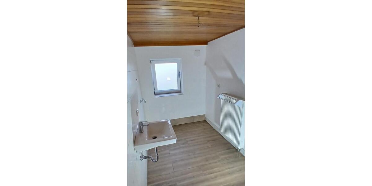 Erdgeschoßwohnung Kirchberg - 3 Zimmer, 100 m&sup2;, 875&euro; | Angebot:26288317