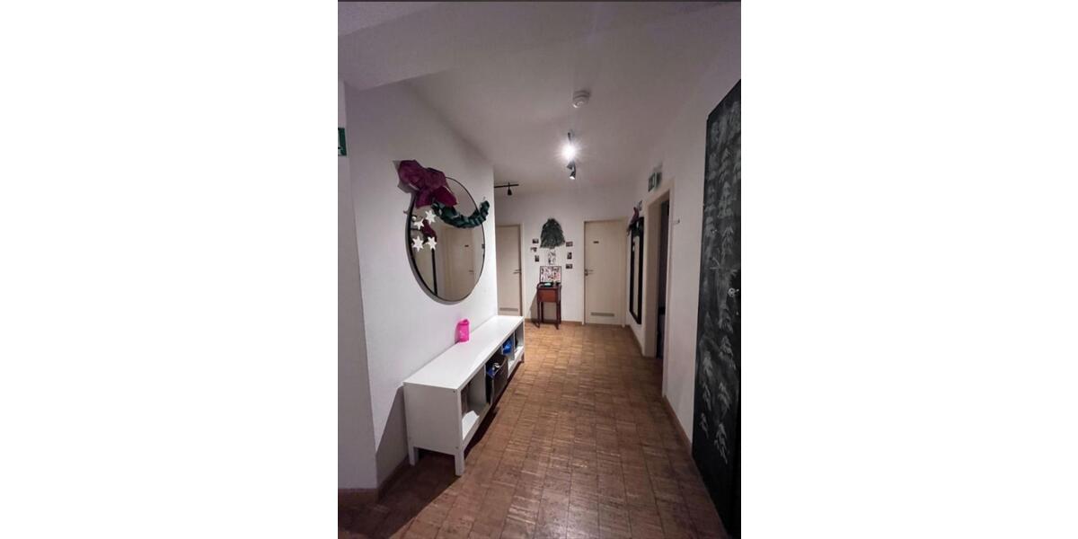 Wohnen auf Zeit Düsseldorf Stadtbezirk 3 - 13 Zimmer, 215 m&sup2;, 730&euro; | Angebot:25982288