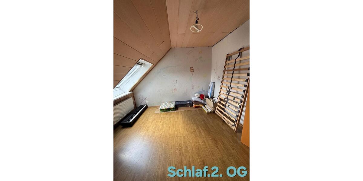 Großzügiges HausVilla ab Okt.2025 zu Vermieten. Kaltmiete 2160€ 8 zimmer