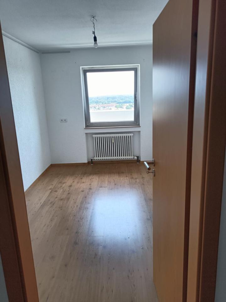 WG Zimmer in schöner 3,5 Zimmer Wohnung - 2er WG