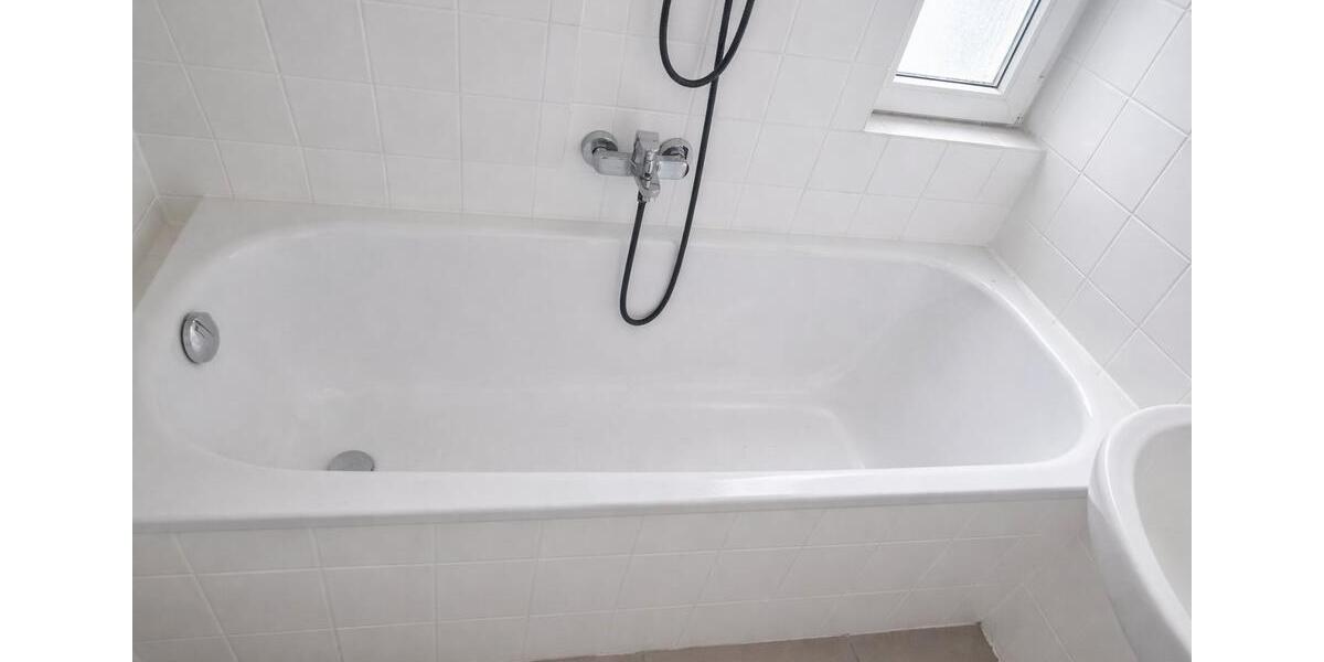 Dachgeschoßwohnung Hannover Herrenhausen-Stöcken - 4 Zimmer, 90 m&sup2;, 900&euro; | Angebot:25904601