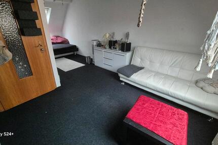 Wohnen auf Zeit Hausen - 1 Zimmer, 15 m&sup2;, 29&euro; | Angebot:24447302