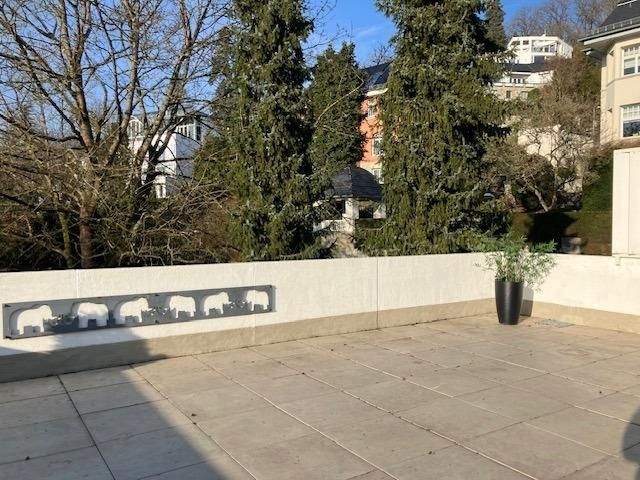 Etagenwohnung Wiesbaden Nordost - 4 Zimmer, 126 m&sup2;, 2.200&euro; | Angebot:24762406