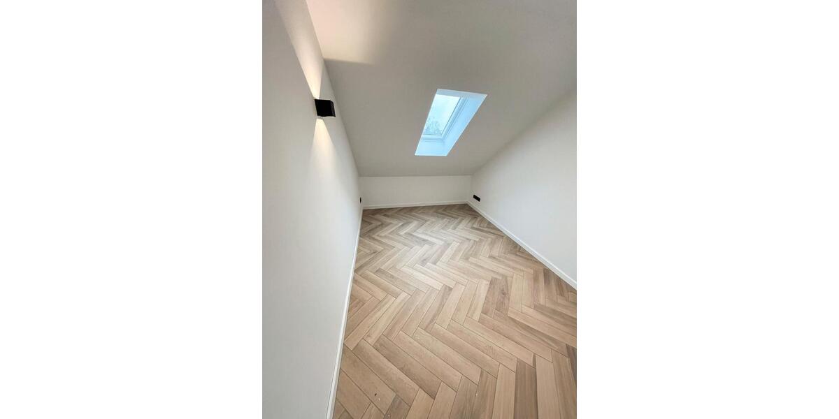 Etagenwohnung Esens - 3 Zimmer, 90 m&sup2;, 1.250&euro; | Angebot:26101553