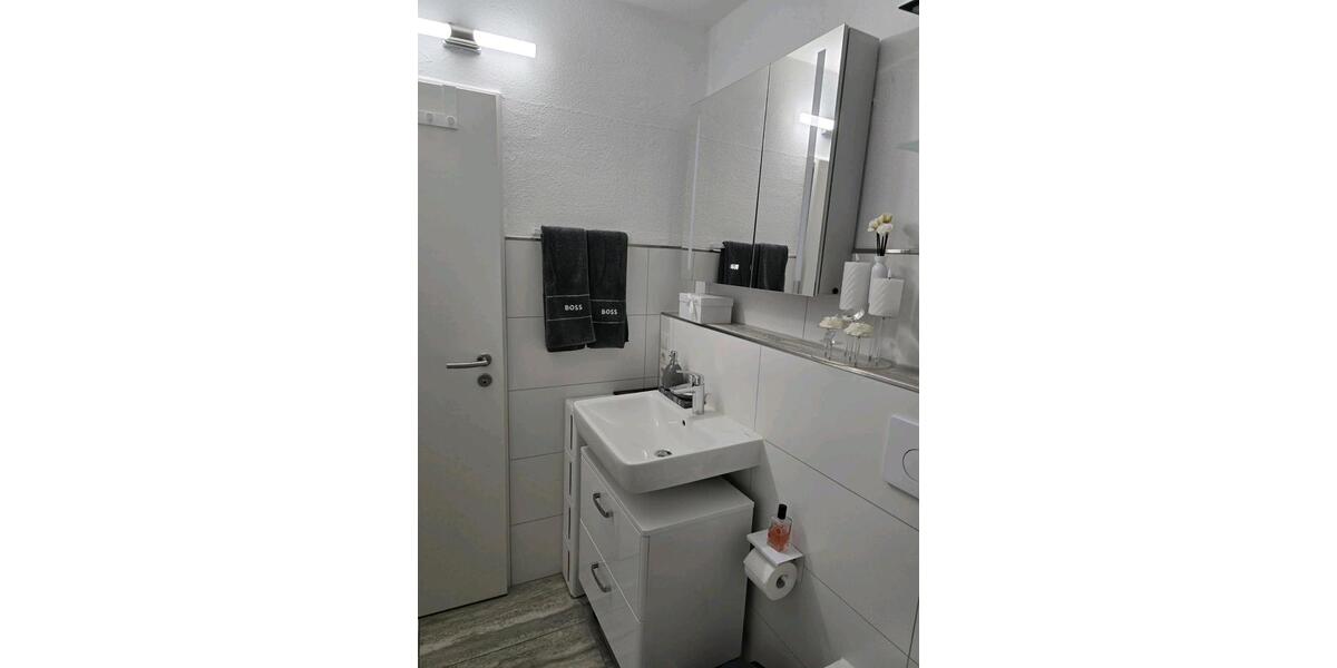 Etagenwohnung Kassel - 2 Zimmer, 70 m&sup2;, 770&euro; | Angebot:26593149