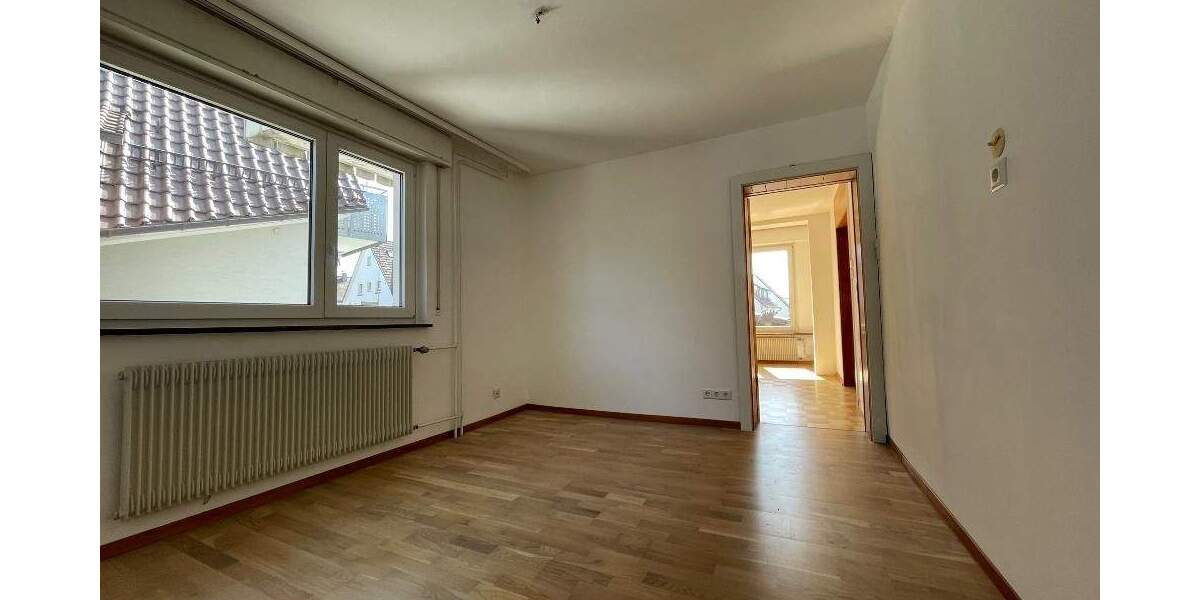 Doppelhaushälfte Renningen - 7 Zimmer, 155 m&sup2;, 2.200&euro; | Angebot:25898274