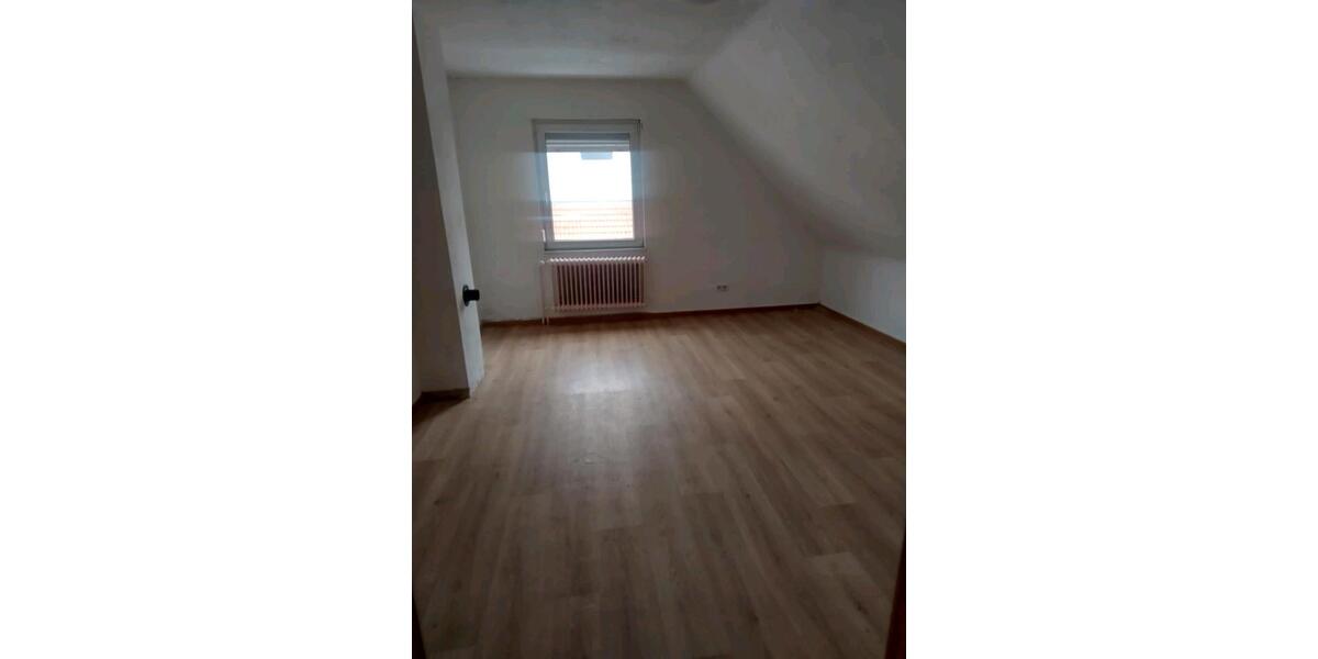 Dachgeschoßwohnung Neuental - 1 Zimmer, 77 m&sup2;, 700&euro; | Angebot:24706280