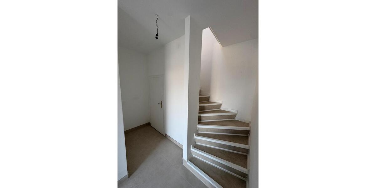 Dachgeschoßwohnung Achim - 5 Zimmer, 104 m&sup2;, 1.150&euro; | Angebot:25994074