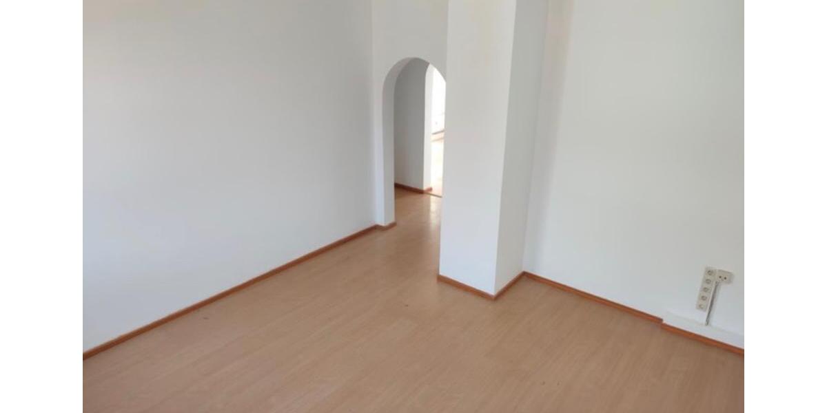 Dachgeschoßwohnung Apolda - 4 Zimmer, 88 m&sup2;, 660&euro; | Angebot:22479618