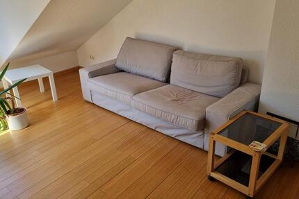 Geräumige und neuwertige 2-Zimmer-DG-Wohnung mit Balkon und Einba 2 zimmer