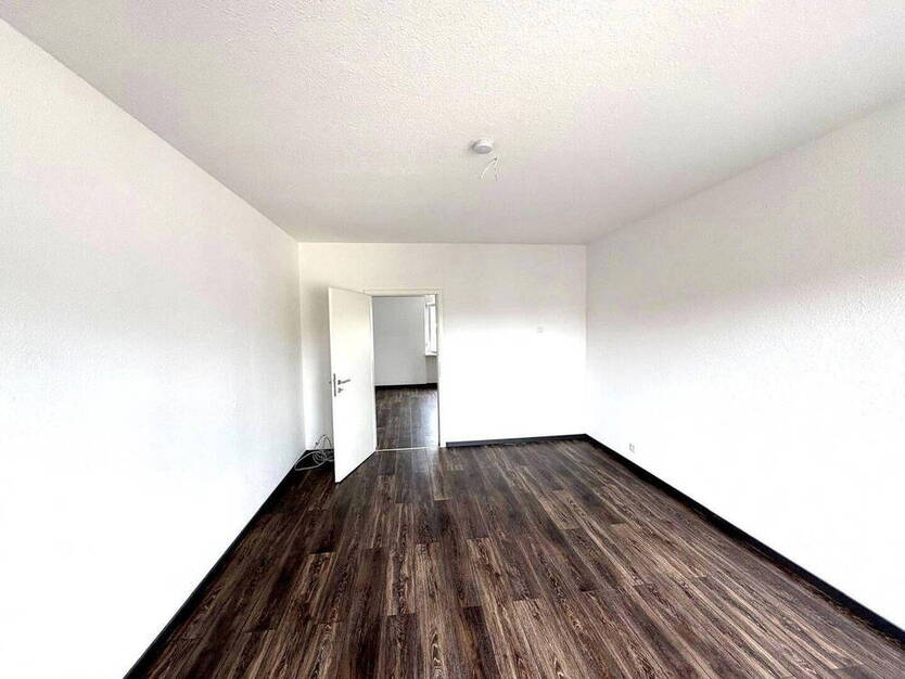 Top renovierte 3 Zimmer Wohnung Zentrum Dudweiler Uninähe