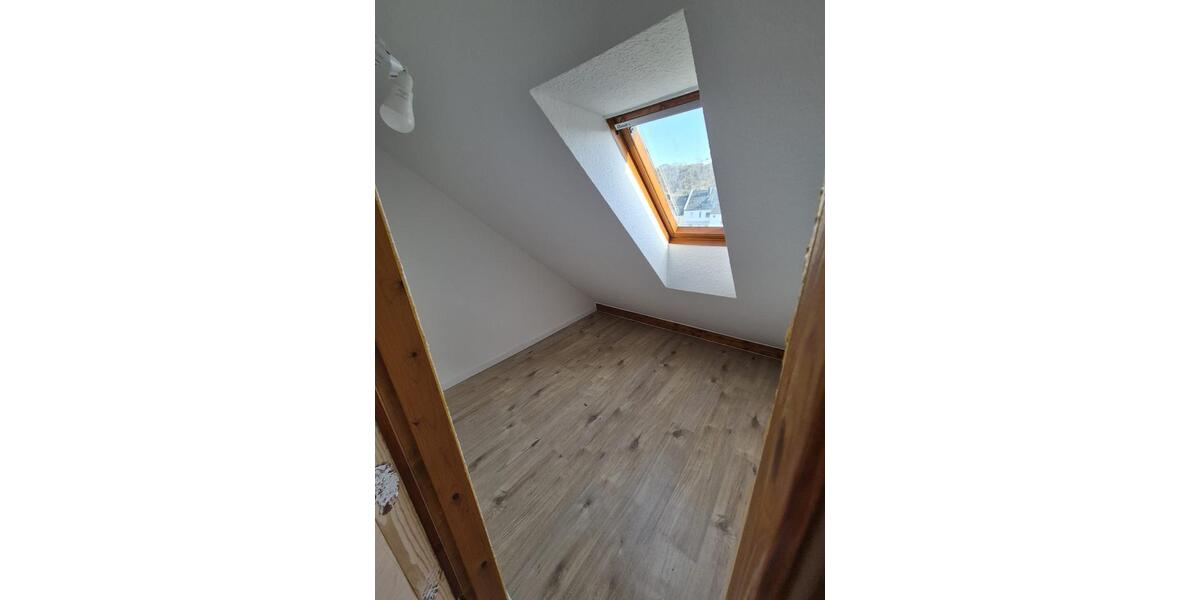 Dachgeschoßwohnung Koblenz - 2.5 Zimmer, 98 m&sup2;, 1.050&euro; | Angebot:25641190