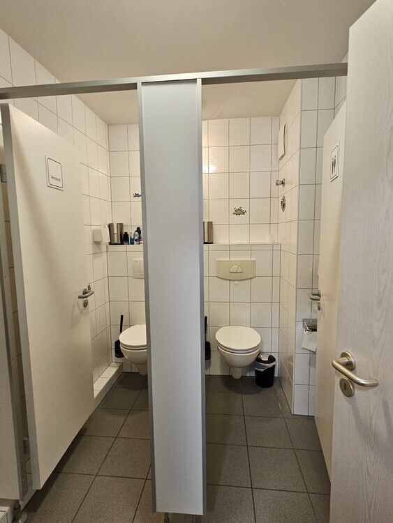 Büro oder Praxis für Heilpraktiker und Co. *Stellplatz *Terrasse