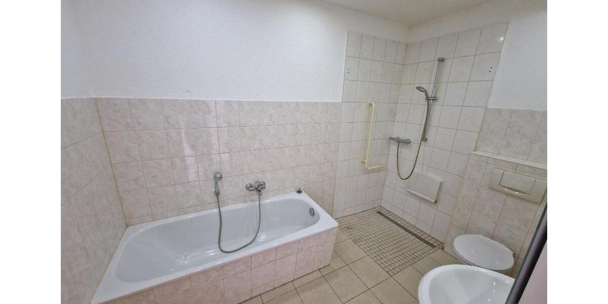 Erdgeschoßwohnung Bernburg (Saale) - 3 Zimmer, 74 m&sup2;, 444&euro; | Angebot:25960985