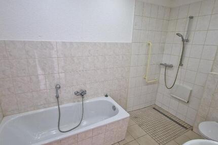 Wohnung Bernburg (Saale) - 3 Zimmer, 74 m&sup2;, 400&euro; | Angebot:25960985