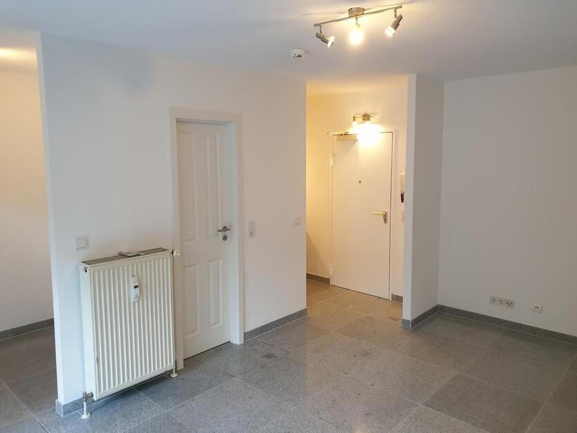 St. Johann: Helles 1,5 -Zimmer-Apartment mit Balkon