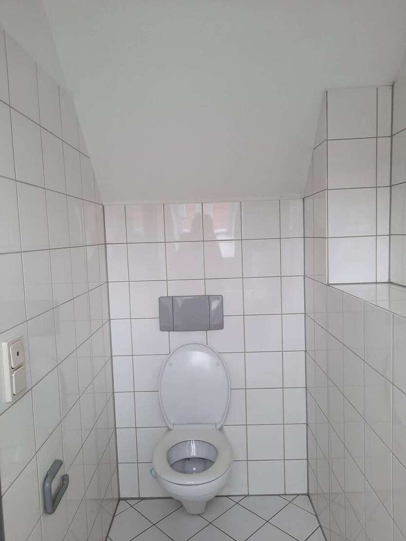 großzügige 3 Zimmer-Wohnung *gerade in Renovierung* mit Balkon und Küche 3 zimmer
