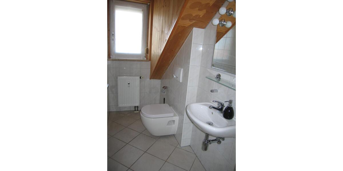 Dachgeschoßwohnung Ingolstadt Nordost - 3 Zimmer, 120 m&sup2;, 1.250&euro; | Angebot:25613997