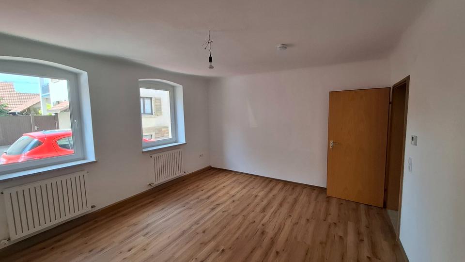 Erdgeschoßwohnung Gerolzhofen - 3 Zimmer, 75 m&sup2;, 432&euro; | Angebot:26425727