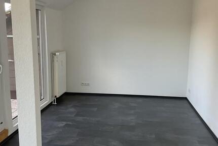 Moderne 2-Zimmer-DG-Wohnung mit Dachterrasse